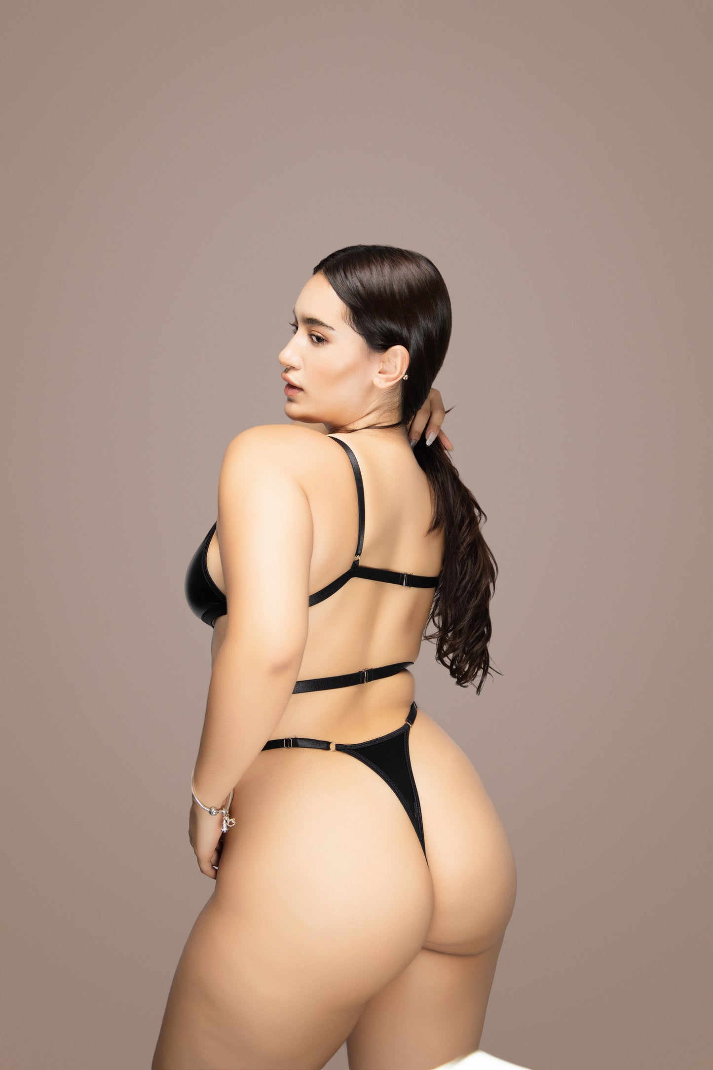 Set de liguero Corina negro con medias