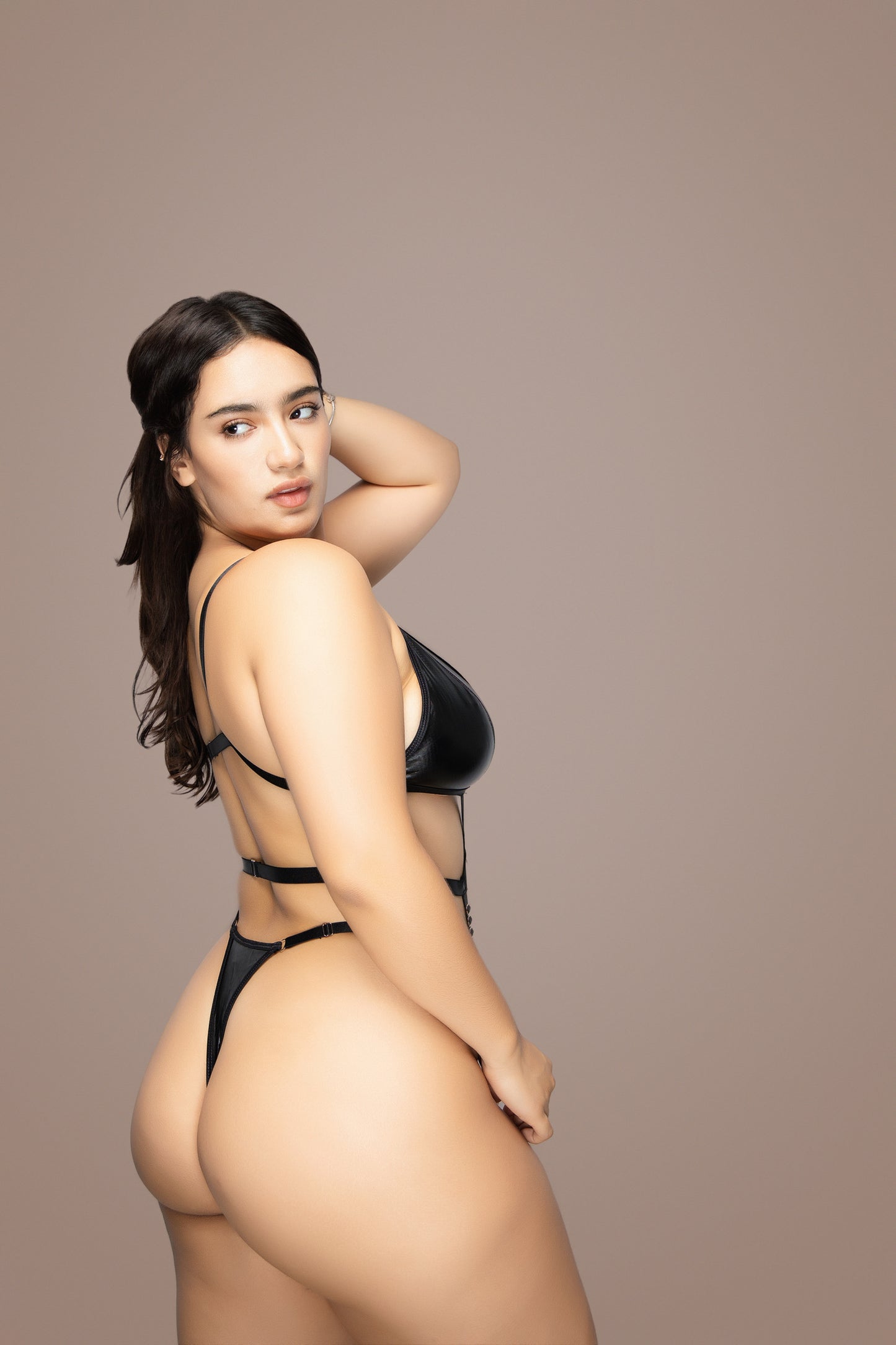 Set de liguero Corina negro con medias