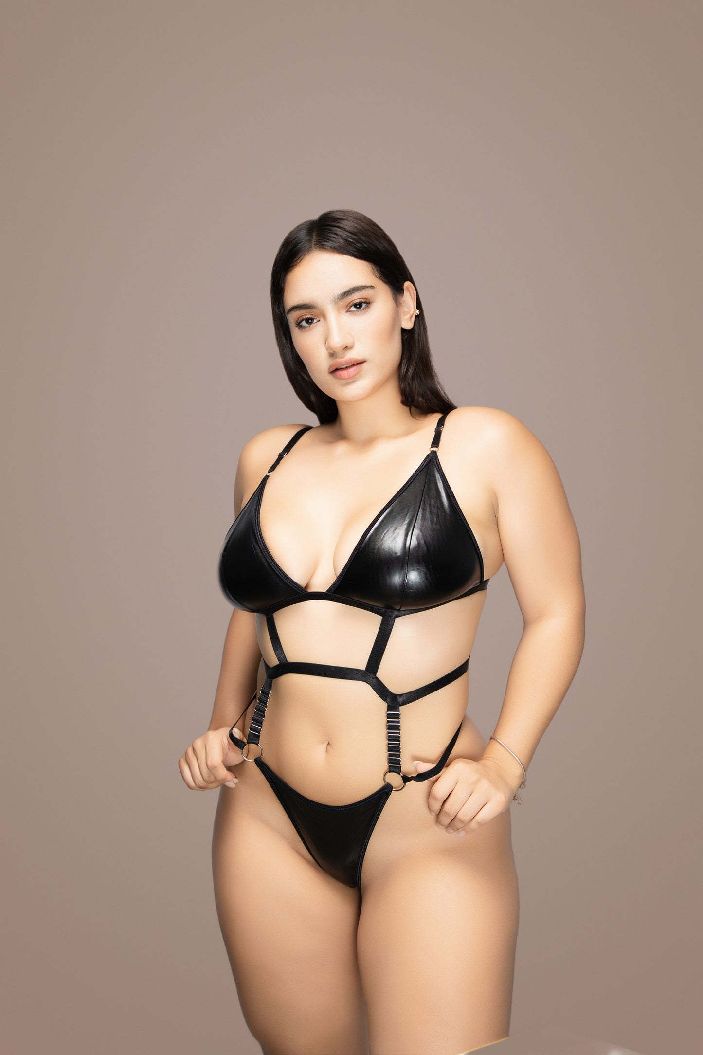 Set de liguero Corina negro con medias