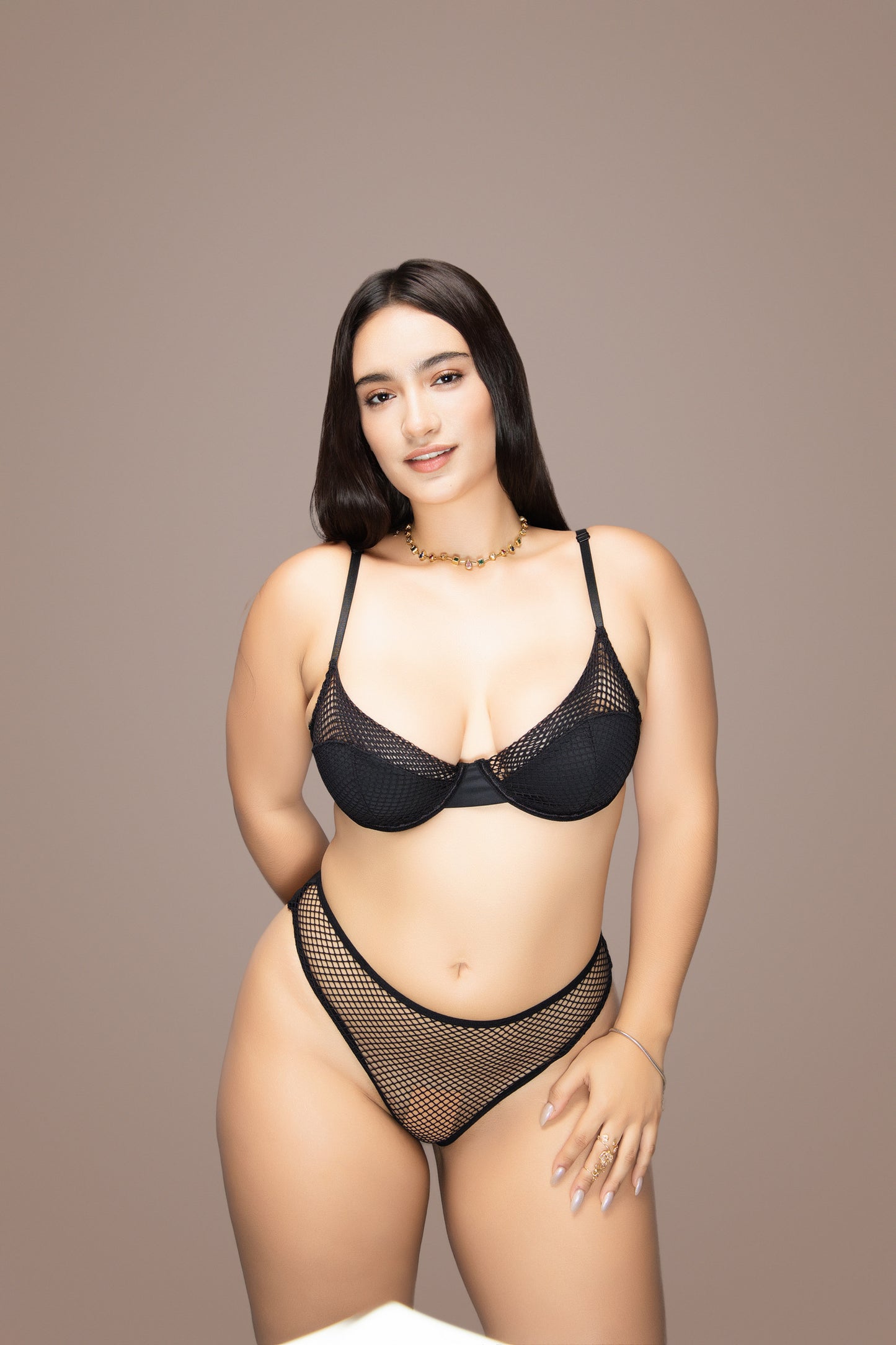 Conjunto de lenceria negro con aro