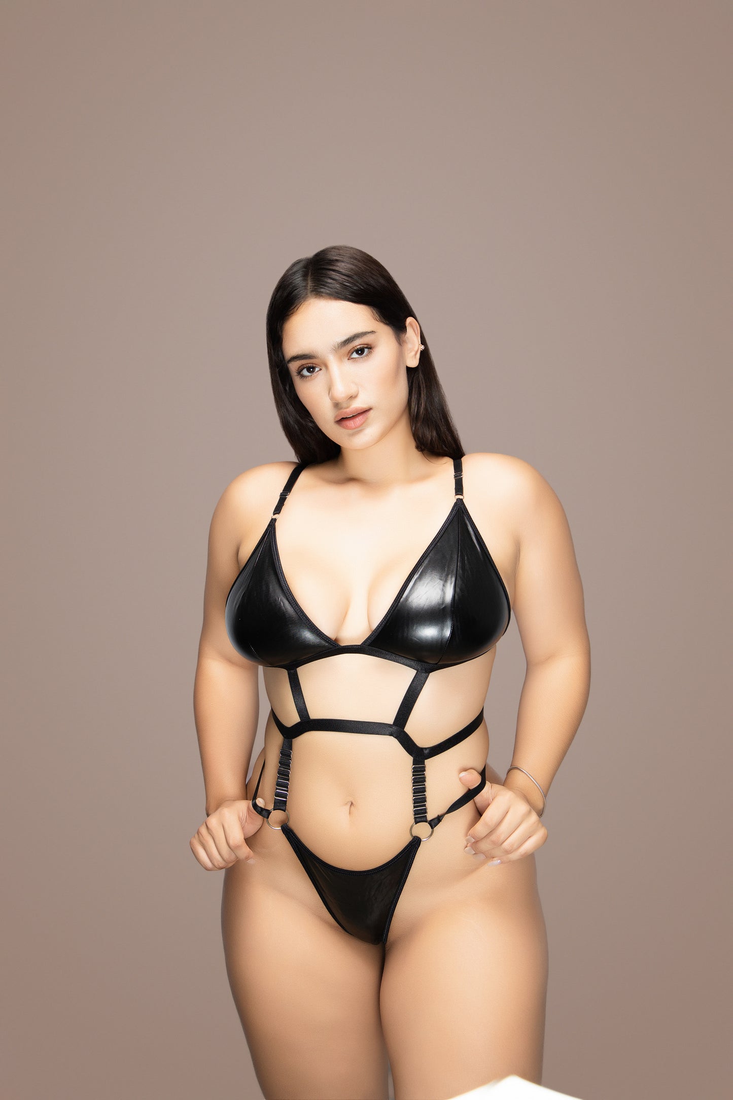 Set de liguero Corina negro con medias