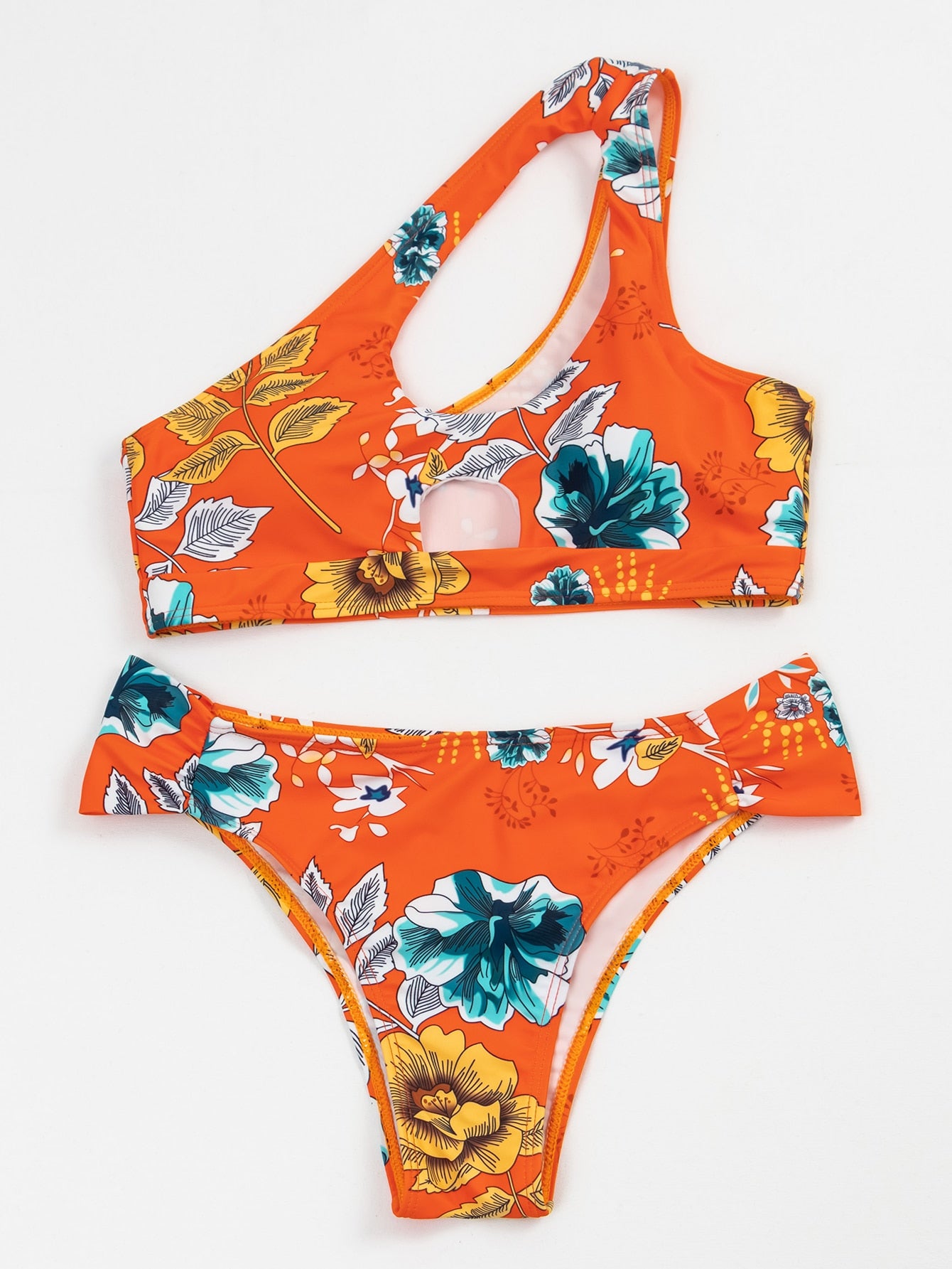 Bikini de un hombro con abertura floral
