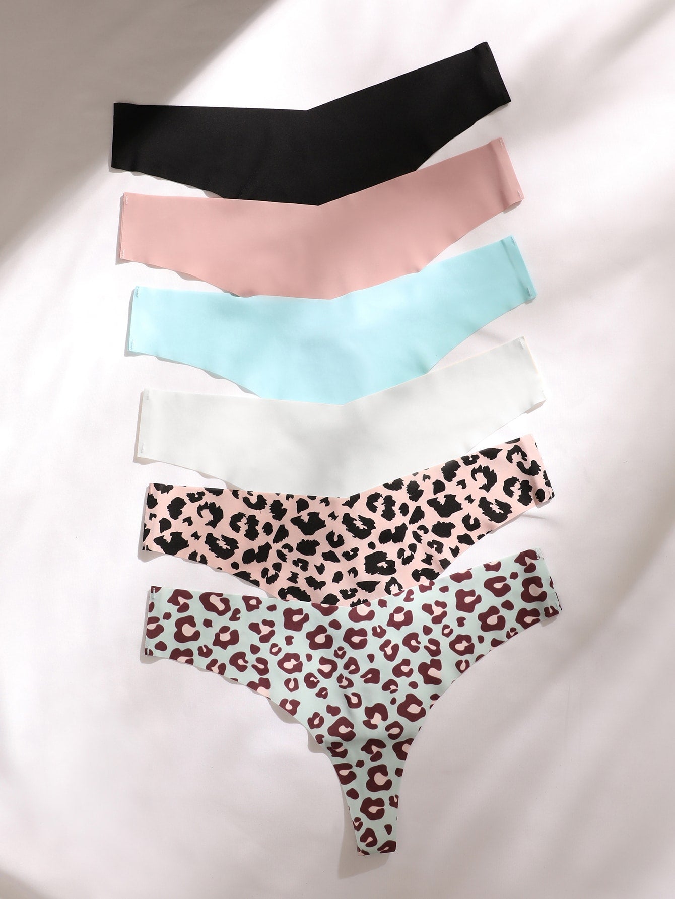 Tangas estampadas de leopardo invisibles
