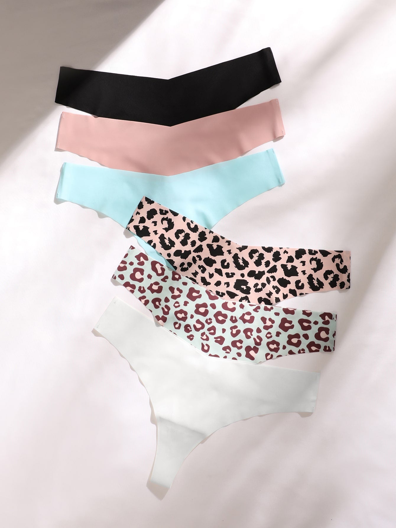 Tangas estampadas de leopardo invisibles
