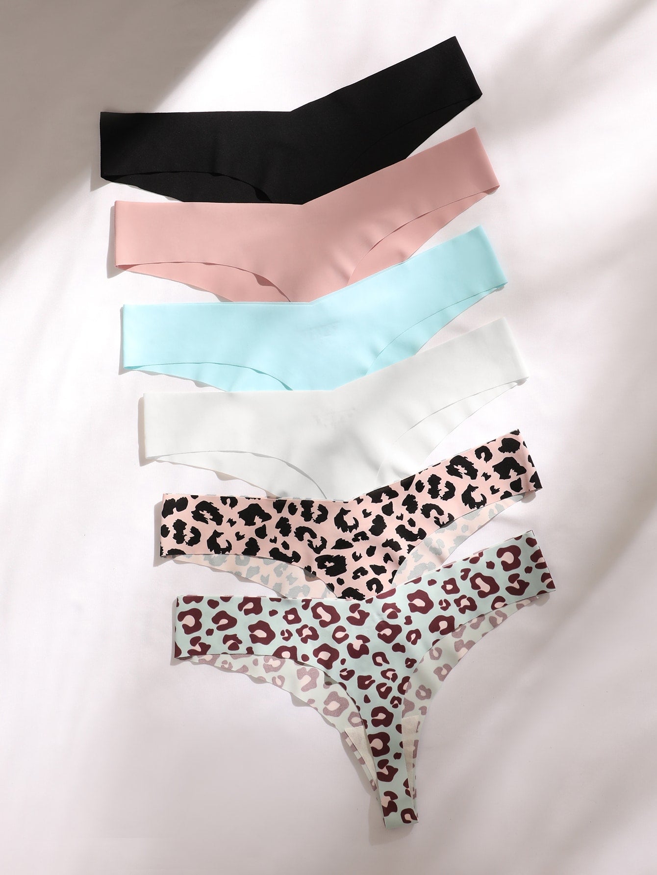 Tangas estampadas de leopardo invisibles
