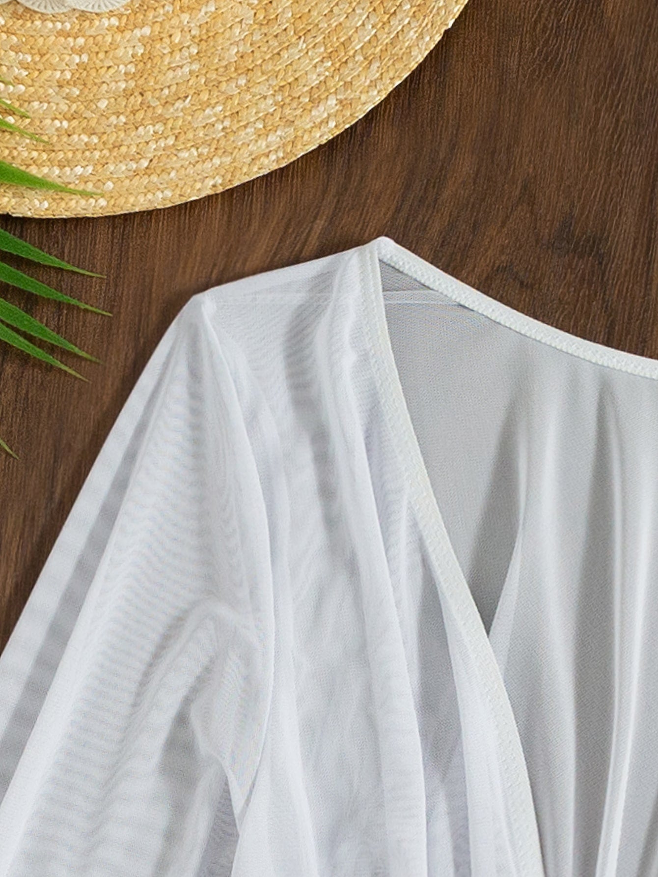 Kimono Blanco con cordón delantero de malla