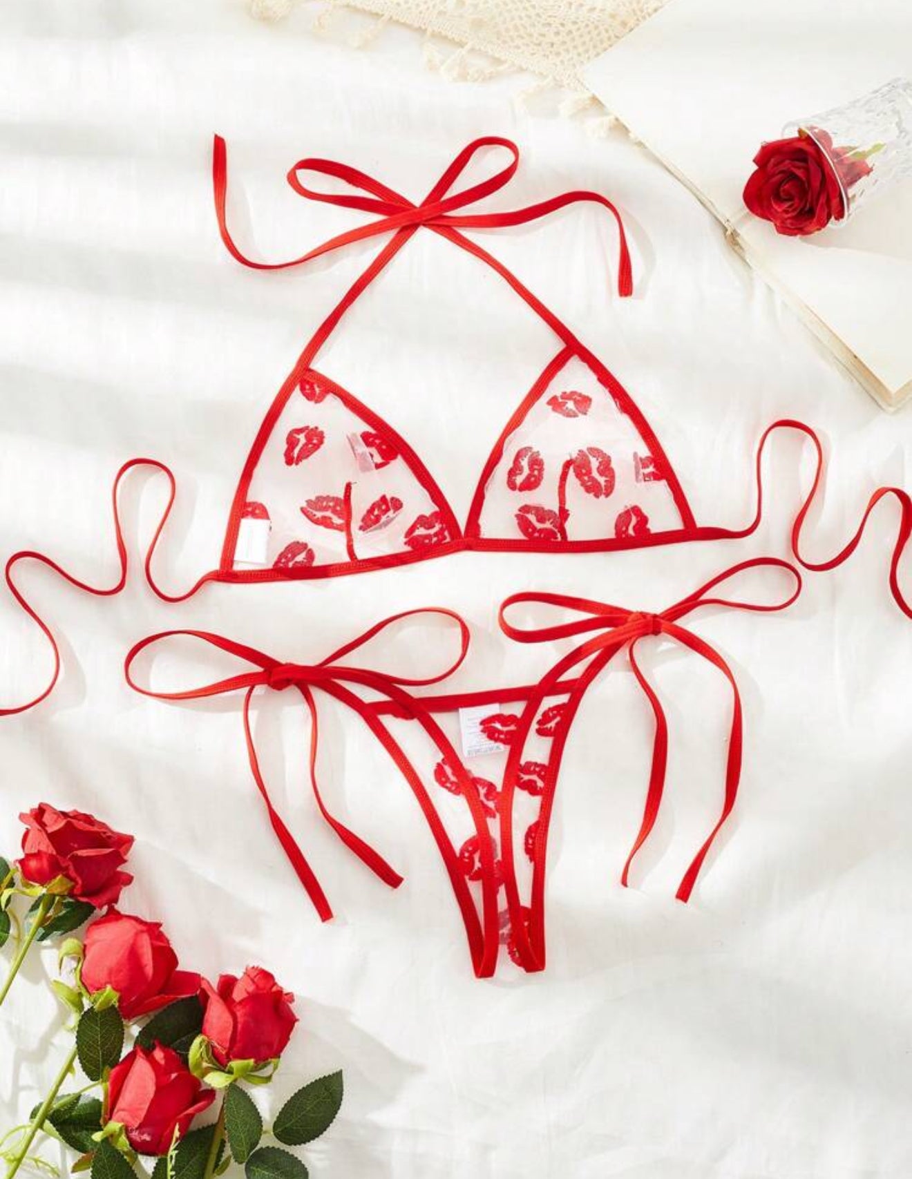 Set de lencería con bordado de besitos Rojo