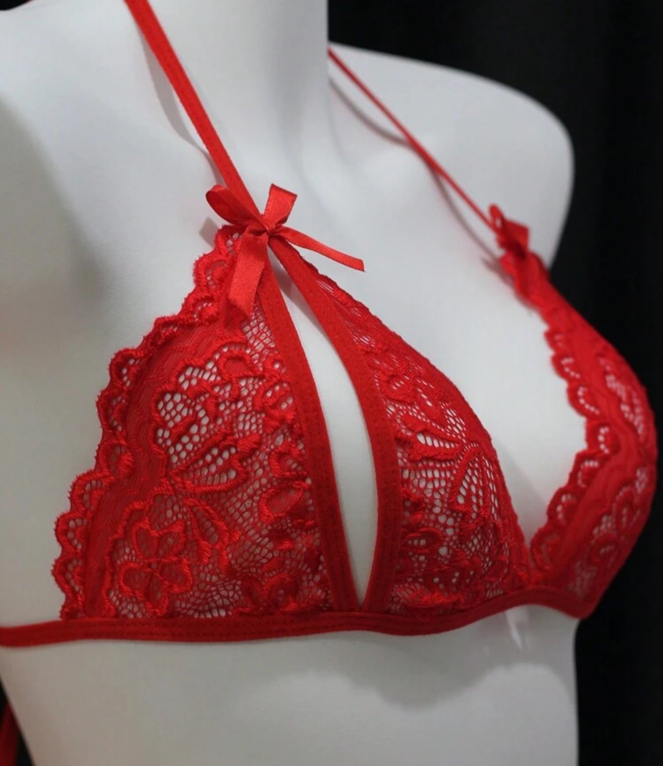 Conjunto de lacitos rojo con encaje floral sin entrepierna Samara